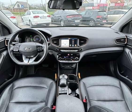 Сірий Хендай Ioniq, об'ємом двигуна 0 л та пробігом 143 тис. км за 12999 $, фото 16 на Automoto.ua