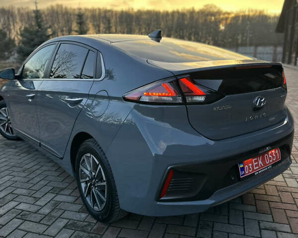 Сірий Хендай Ioniq, об'ємом двигуна 0 л та пробігом 112 тис. км за 16400 $, фото 11 на Automoto.ua