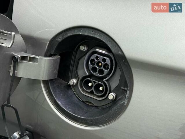 Серый Хендай Ioniq, объемом двигателя 0 л и пробегом 132 тыс. км за 15732 $, фото 9 на Automoto.ua