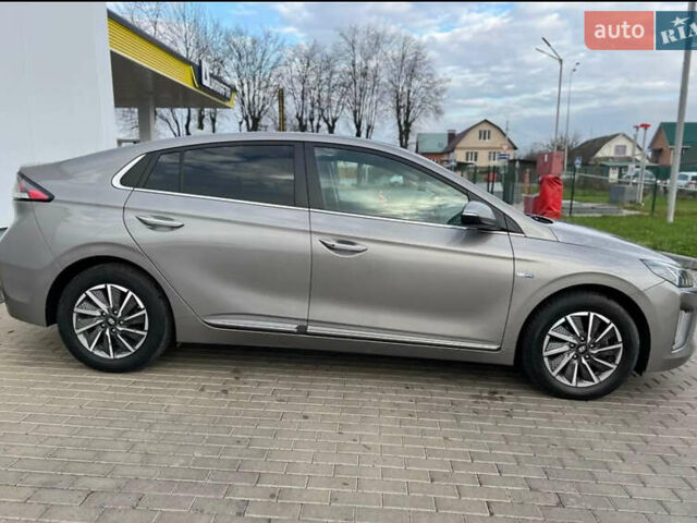 Сірий Хендай Ioniq, об'ємом двигуна 0 л та пробігом 110 тис. км за 14300 $, фото 3 на Automoto.ua
