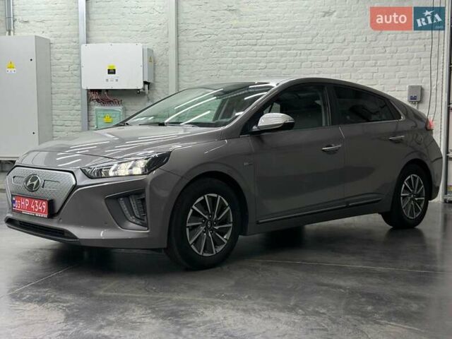 Серый Хендай Ioniq, объемом двигателя 0 л и пробегом 132 тыс. км за 15732 $, фото 3 на Automoto.ua