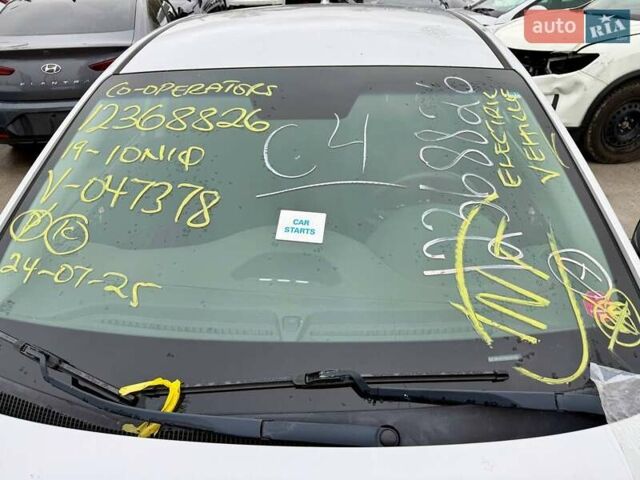 Сірий Хендай Ioniq, об'ємом двигуна 0 л та пробігом 125 тис. км за 6700 $, фото 4 на Automoto.ua