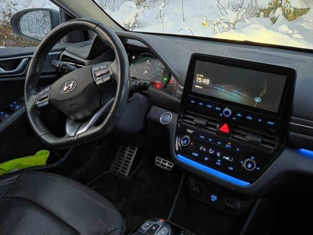 Серый Хендай Ioniq, объемом двигателя 0 л и пробегом 101 тыс. км за 15700 $, фото 6 на Automoto.ua