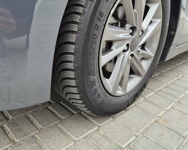 Сірий Хендай Ioniq, об'ємом двигуна 1.58 л та пробігом 36 тис. км за 15300 $, фото 12 на Automoto.ua