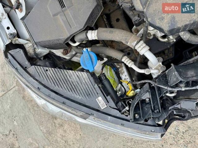 Сірий Хендай Ioniq, об'ємом двигуна 0 л та пробігом 125 тис. км за 6700 $, фото 18 на Automoto.ua