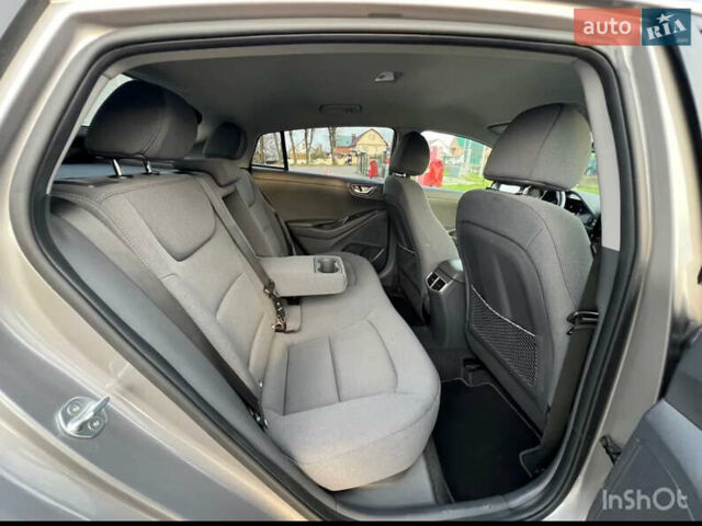 Сірий Хендай Ioniq, об'ємом двигуна 0 л та пробігом 110 тис. км за 14300 $, фото 22 на Automoto.ua