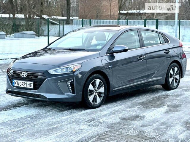 Серый Хендай Ioniq, объемом двигателя 1.6 л и пробегом 60 тыс. км за 19300 $, фото 3 на Automoto.ua