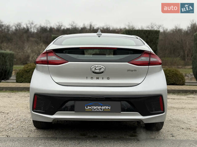 Сірий Хендай Ioniq, об'ємом двигуна 1.6 л та пробігом 88 тис. км за 14899 $, фото 7 на Automoto.ua