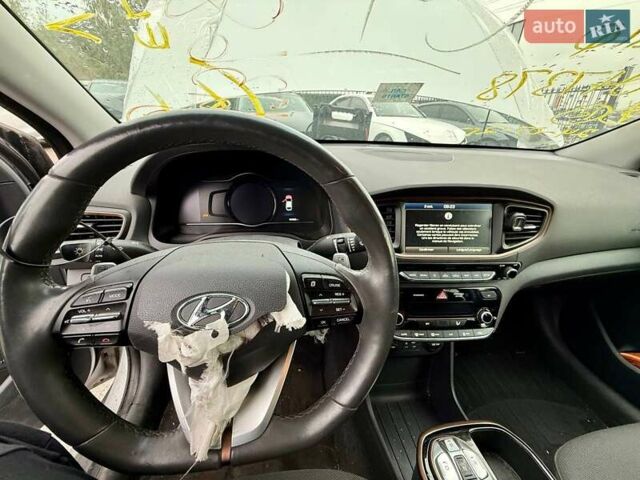 Сірий Хендай Ioniq, об'ємом двигуна 0 л та пробігом 125 тис. км за 6700 $, фото 24 на Automoto.ua