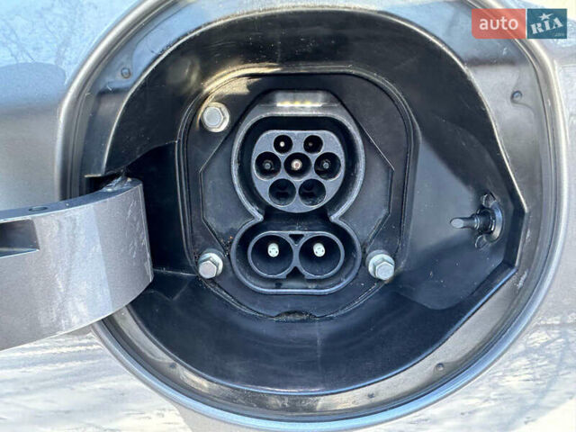 Сірий Хендай Ioniq, об'ємом двигуна 0 л та пробігом 110 тис. км за 14300 $, фото 23 на Automoto.ua