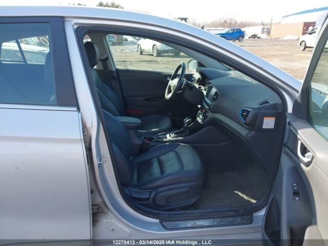 Серый Хендай Ioniq, объемом двигателя 1.6 л и пробегом 137 тыс. км за 9900 $, фото 6 на Automoto.ua