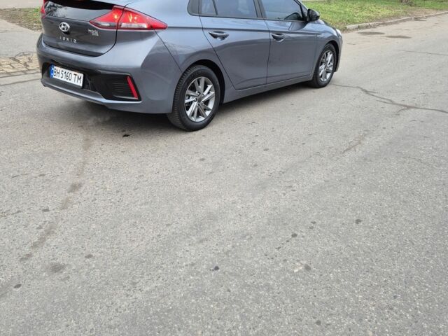 Серый Хендай Ioniq, объемом двигателя 1.6 л и пробегом 35 тыс. км за 16000 $, фото 1 на Automoto.ua