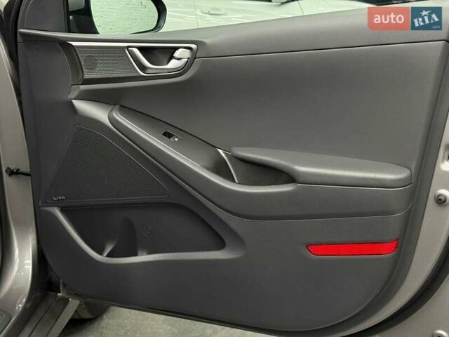 Серый Хендай Ioniq, объемом двигателя 0 л и пробегом 132 тыс. км за 15732 $, фото 24 на Automoto.ua