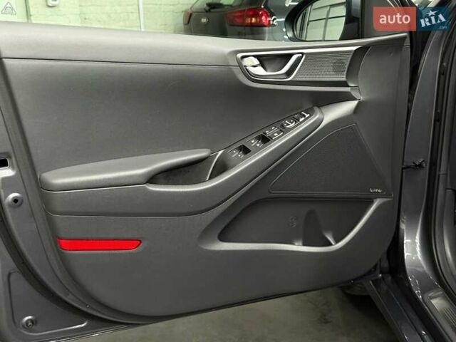 Серый Хендай Ioniq, объемом двигателя 0 л и пробегом 84 тыс. км за 15750 $, фото 12 на Automoto.ua