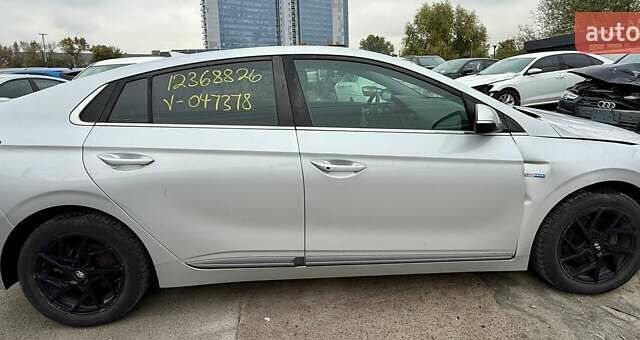Сірий Хендай Ioniq, об'ємом двигуна 0 л та пробігом 125 тис. км за 6700 $, фото 13 на Automoto.ua