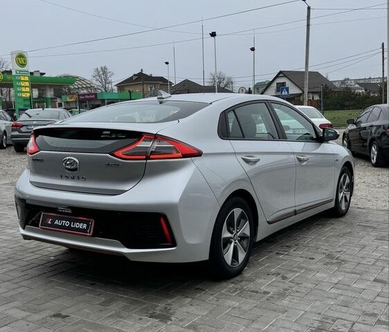 Сірий Хендай Ioniq, об'ємом двигуна 0 л та пробігом 143 тис. км за 12999 $, фото 3 на Automoto.ua