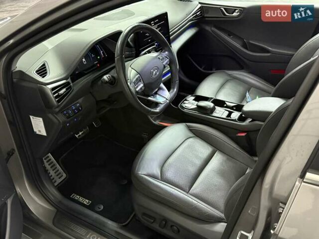Серый Хендай Ioniq, объемом двигателя 0 л и пробегом 132 тыс. км за 15732 $, фото 15 на Automoto.ua