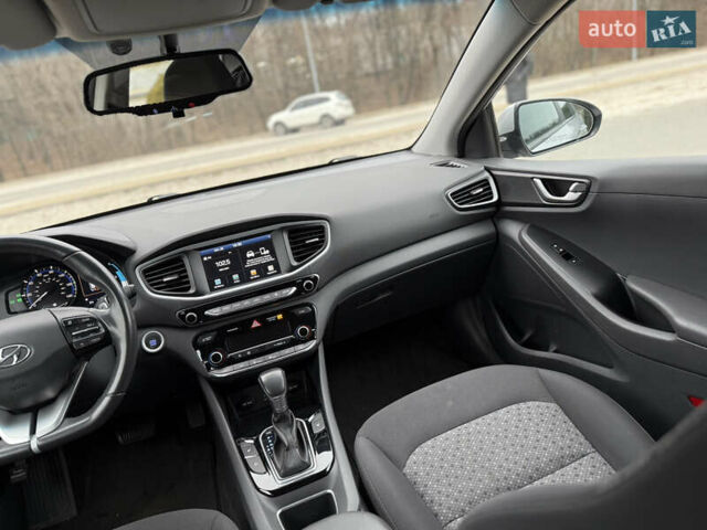 Сірий Хендай Ioniq, об'ємом двигуна 1.6 л та пробігом 88 тис. км за 14899 $, фото 29 на Automoto.ua