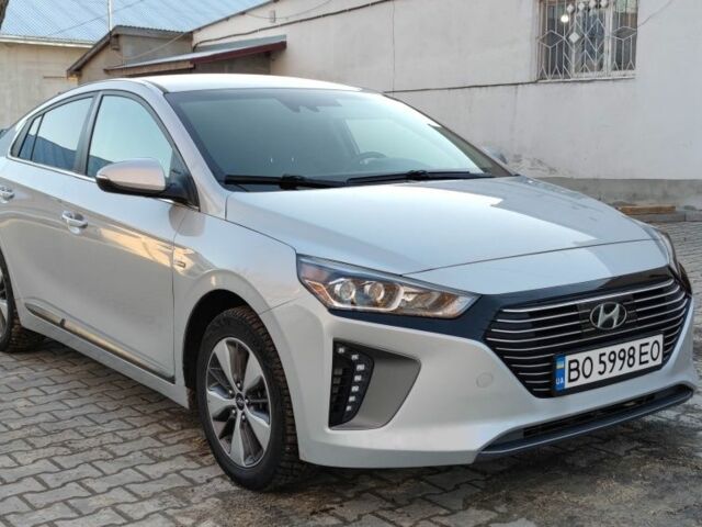 Серый Хендай Ioniq, объемом двигателя 0.16 л и пробегом 59 тыс. км за 15900 $, фото 7 на Automoto.ua