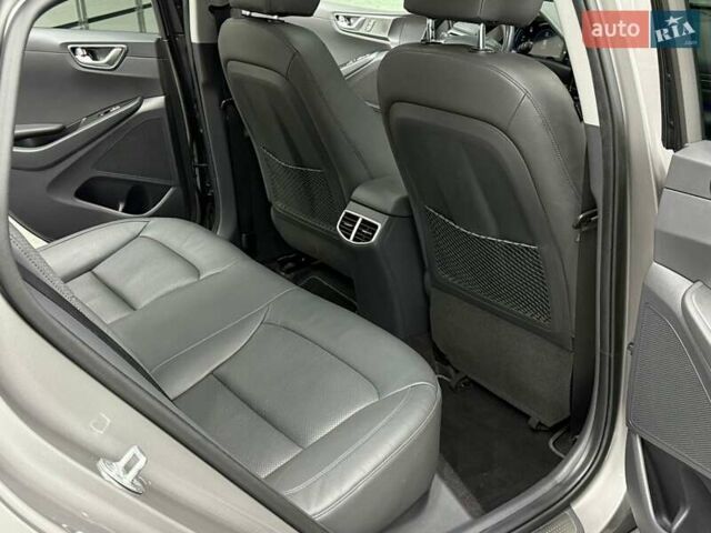 Серый Хендай Ioniq, объемом двигателя 0 л и пробегом 132 тыс. км за 15732 $, фото 28 на Automoto.ua