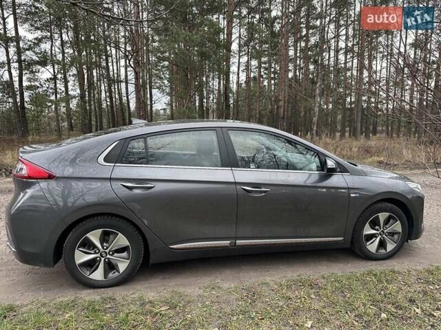 Серый Хендай Ioniq, объемом двигателя 0 л и пробегом 198 тыс. км за 12999 $, фото 1 на Automoto.ua