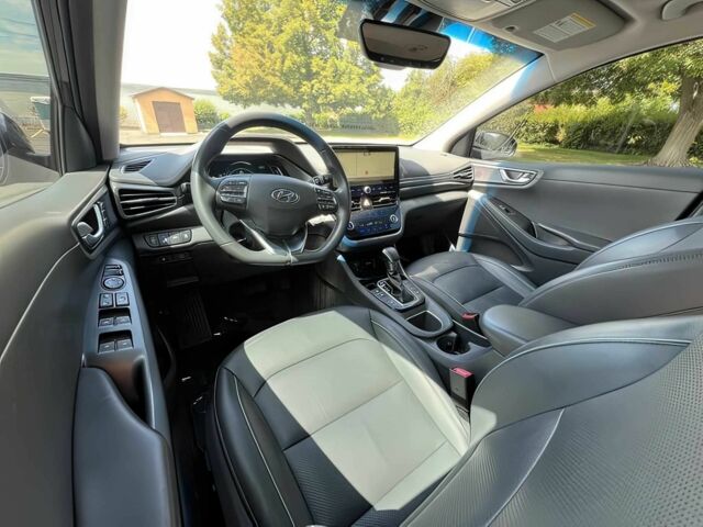 Сірий Хендай Ioniq, об'ємом двигуна 0 л та пробігом 52 тис. км за 12600 $, фото 8 на Automoto.ua