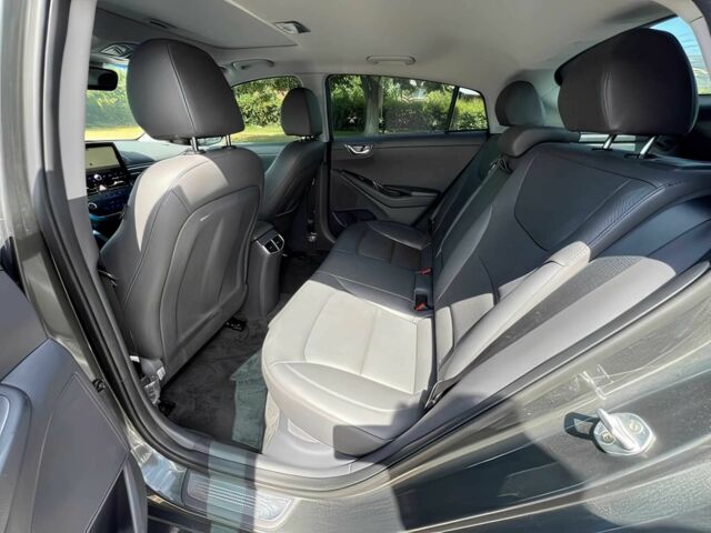 Сірий Хендай Ioniq, об'ємом двигуна 0 л та пробігом 52 тис. км за 12600 $, фото 11 на Automoto.ua
