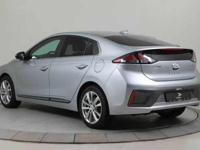 Серый Хендай Ioniq, объемом двигателя 0 л и пробегом 31 тыс. км за 16200 $, фото 2 на Automoto.ua