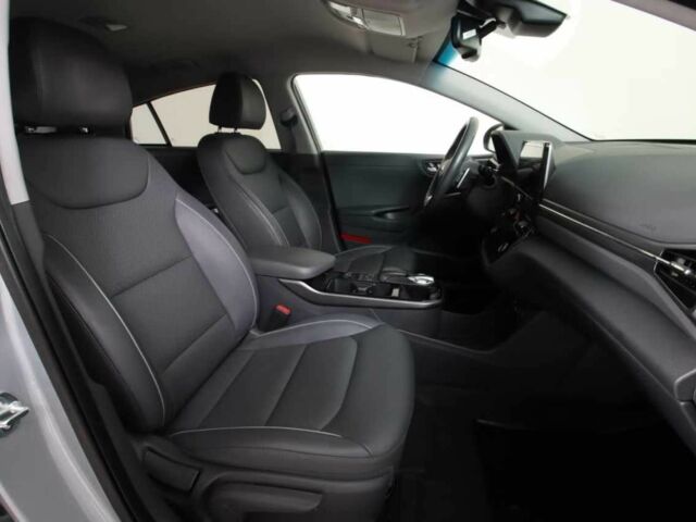 Серый Хендай Ioniq, объемом двигателя 0 л и пробегом 31 тыс. км за 16200 $, фото 7 на Automoto.ua