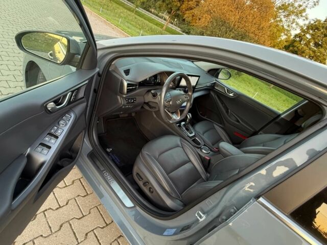 Сірий Хендай Ioniq, об'ємом двигуна 0 л та пробігом 26 тис. км за 6500 $, фото 9 на Automoto.ua