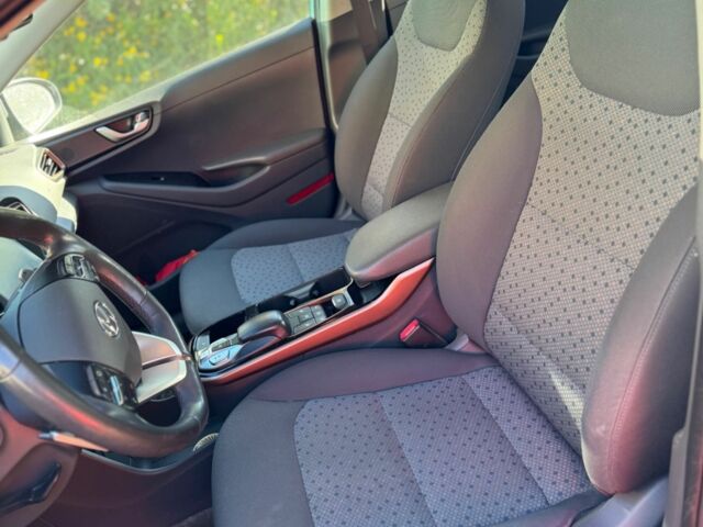 Серый Хендай Ioniq, объемом двигателя 0 л и пробегом 132 тыс. км за 13000 $, фото 15 на Automoto.ua