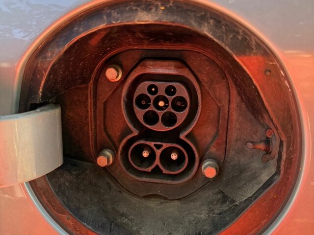 Серый Хендай Ioniq, объемом двигателя 0 л и пробегом 132 тыс. км за 13000 $, фото 6 на Automoto.ua