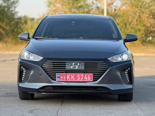 Серый Хендай Ioniq, объемом двигателя 1.6 л и пробегом 144 тыс. км за 12999 $, фото 2 на Automoto.ua