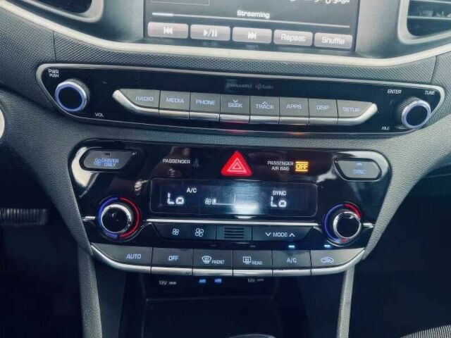 Сірий Хендай Ioniq, об'ємом двигуна 1.6 л та пробігом 88 тис. км за 3800 $, фото 16 на Automoto.ua