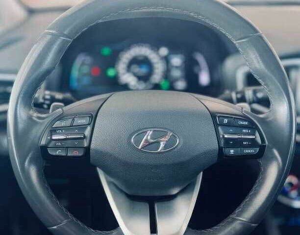 Сірий Хендай Ioniq, об'ємом двигуна 1.6 л та пробігом 88 тис. км за 3800 $, фото 9 на Automoto.ua