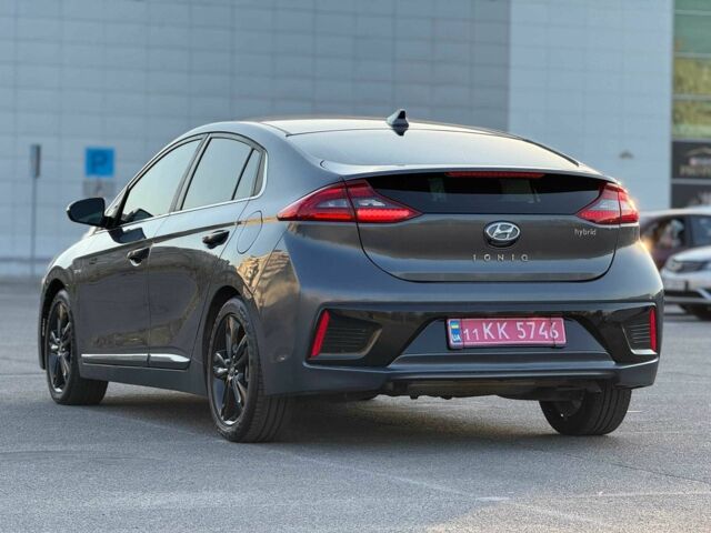 Серый Хендай Ioniq, объемом двигателя 1.6 л и пробегом 144 тыс. км за 12999 $, фото 6 на Automoto.ua