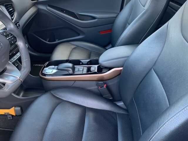 Серый Хендай Ioniq, объемом двигателя 0 л и пробегом 142 тыс. км за 12999 $, фото 2 на Automoto.ua