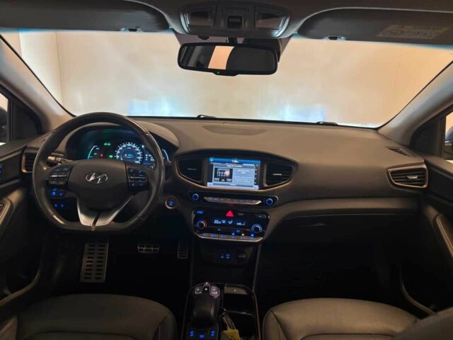 Сірий Хендай Ioniq, об'ємом двигуна 0 л та пробігом 56 тис. км за 12900 $, фото 7 на Automoto.ua