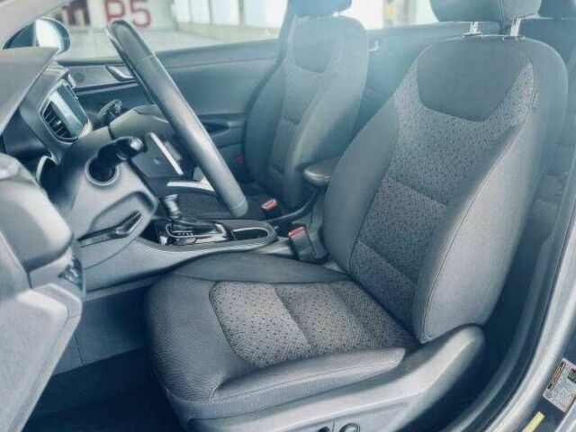 Сірий Хендай Ioniq, об'ємом двигуна 1.6 л та пробігом 88 тис. км за 3800 $, фото 11 на Automoto.ua