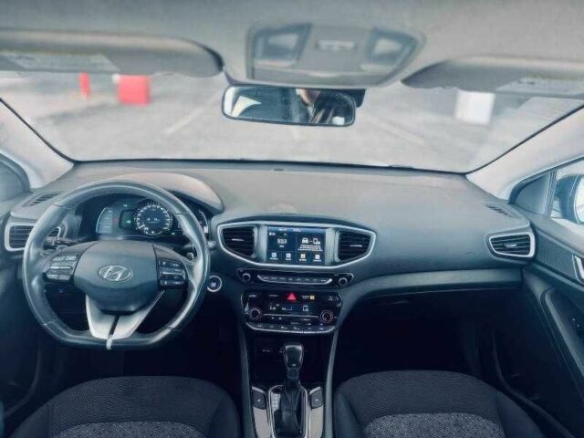 Сірий Хендай Ioniq, об'ємом двигуна 1.6 л та пробігом 88 тис. км за 3800 $, фото 8 на Automoto.ua