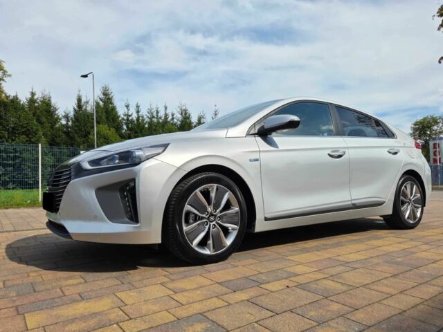 Серый Хендай Ioniq, объемом двигателя 1.6 л и пробегом 29 тыс. км за 8700 $, фото 2 на Automoto.ua