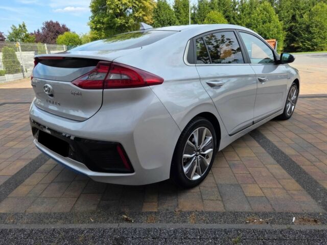 Серый Хендай Ioniq, объемом двигателя 1.6 л и пробегом 29 тыс. км за 8700 $, фото 4 на Automoto.ua