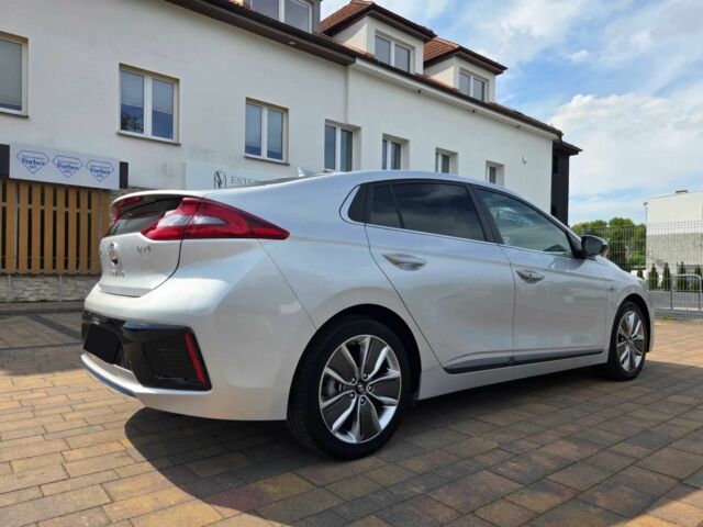 Серый Хендай Ioniq, объемом двигателя 1.6 л и пробегом 29 тыс. км за 8700 $, фото 5 на Automoto.ua