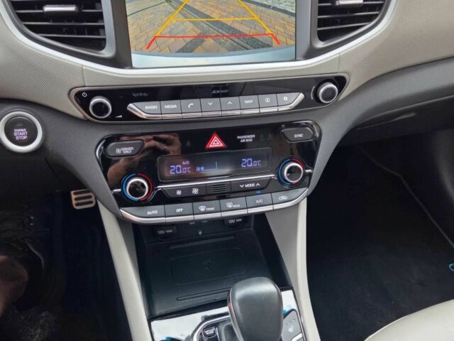 Серый Хендай Ioniq, объемом двигателя 1.6 л и пробегом 29 тыс. км за 8700 $, фото 8 на Automoto.ua