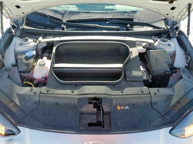 Сірий Хендай Ioniq, об'ємом двигуна 0 л та пробігом 64 тис. км за 17800 $, фото 6 на Automoto.ua