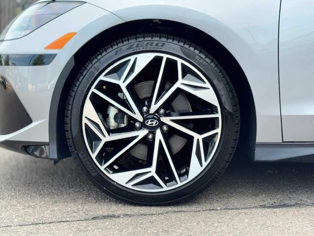 Серый Хендай Ioniq, объемом двигателя 0 л и пробегом 21 тыс. км за 12500 $, фото 13 на Automoto.ua