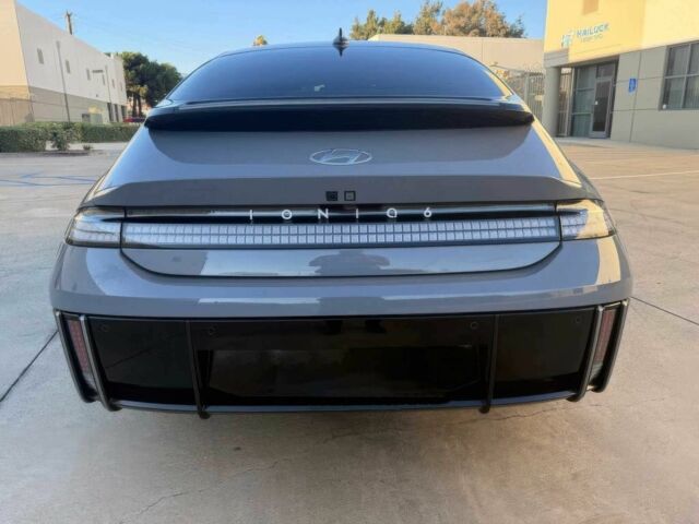 Серый Хендай Ioniq, объемом двигателя 0 л и пробегом 20 тыс. км за 19800 $, фото 4 на Automoto.ua