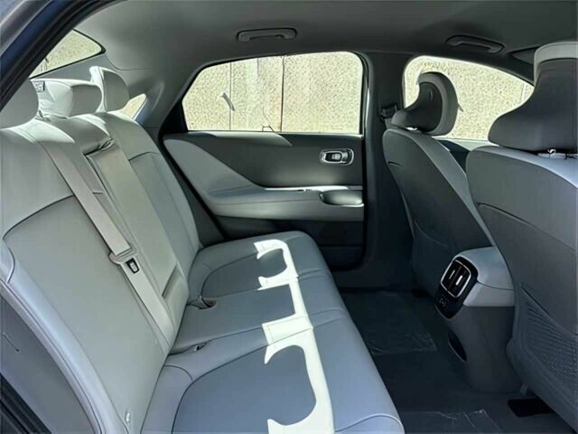 Сірий Хендай Ioniq, об'ємом двигуна 0 л та пробігом 20 тис. км за 9500 $, фото 12 на Automoto.ua