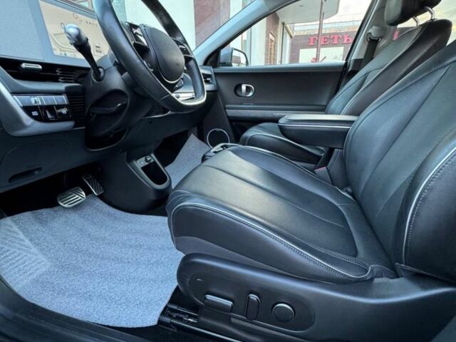 Сірий Хендай Ioniq, об'ємом двигуна 0 л та пробігом 106 тис. км за 26800 $, фото 7 на Automoto.ua