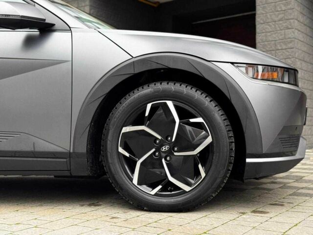 Серый Хендай Ioniq, объемом двигателя 0 л и пробегом 43 тыс. км за 28900 $, фото 2 на Automoto.ua